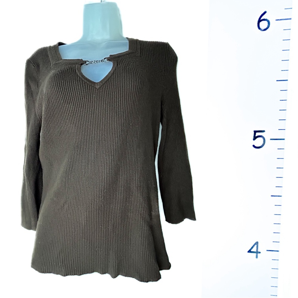 Requirements Brown Princess Neckline‎ w/Accent Chain Ribbed Sweater Medium